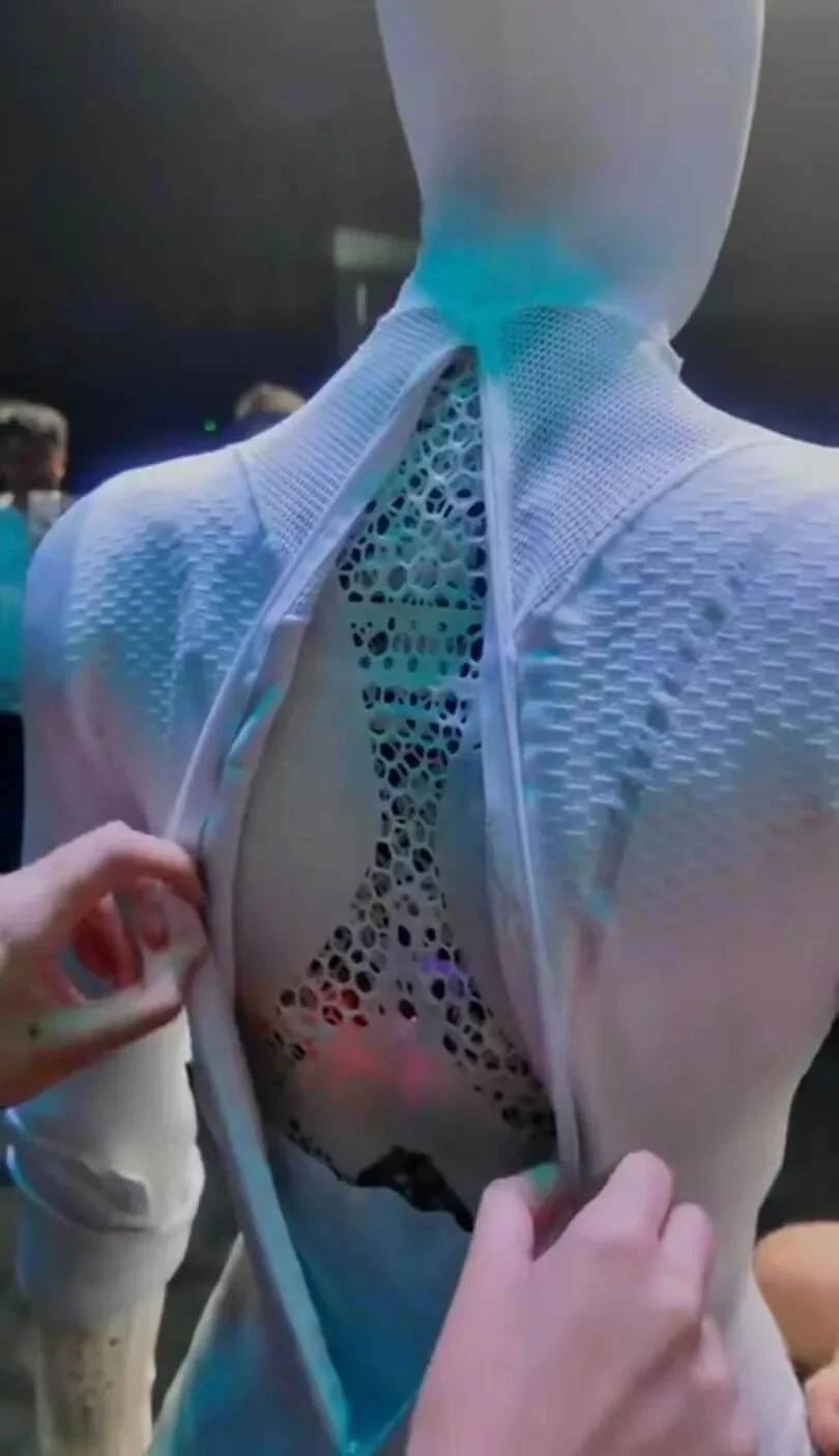 Flexible lattice structure beneath the robot’s outer skin